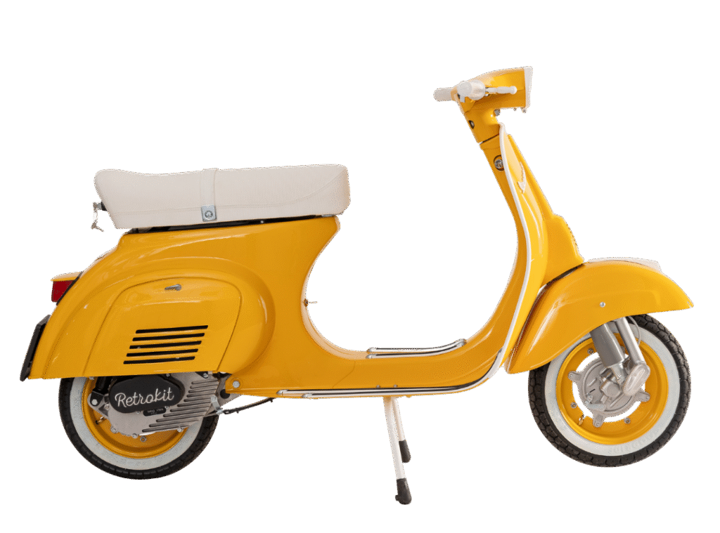 Vespa Gialla restaurata e convertita ad elettrico Retrokit