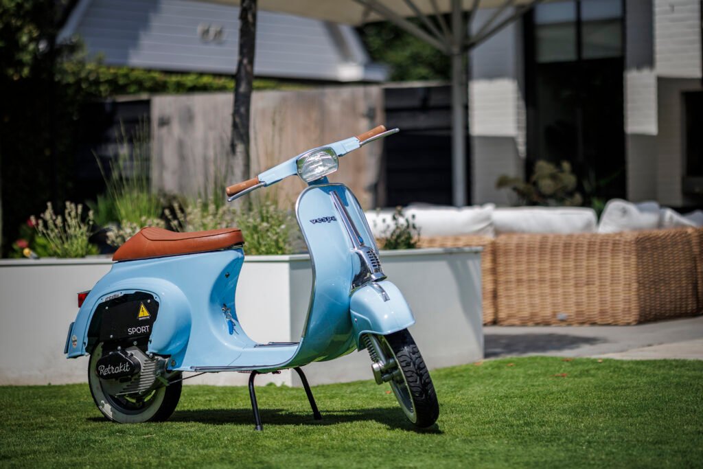 Classic Vespa restored and converted by Vespini with Retrokit